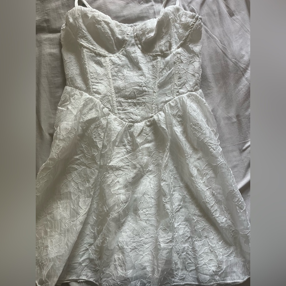 White Ruched Sweetheart mini dress